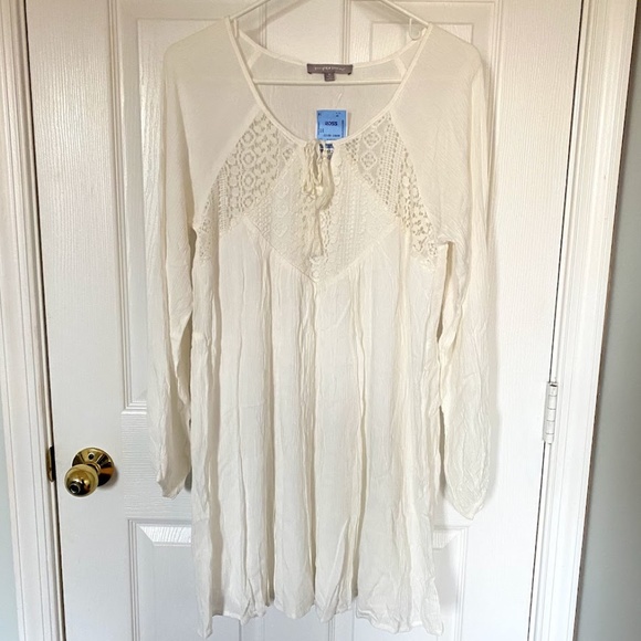 White Dress - Picture 1 of 3